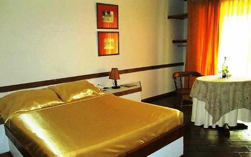 Edificio Neuchabel Hotel Cali 3*,